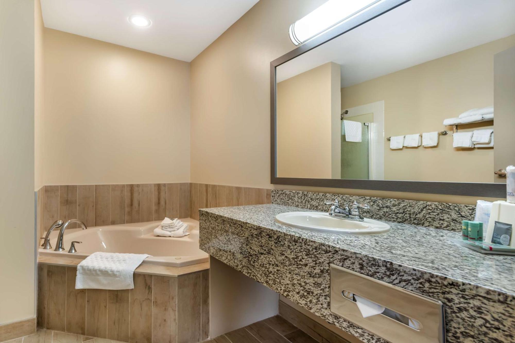 Best Western Strathmore Inn Ngoại thất bức ảnh